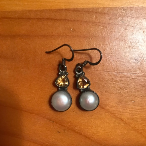 Pearl/gem dangle earrings - Picture 2 of 2